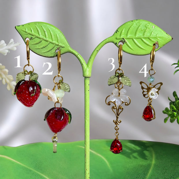 Golden or Silver Stainless Steel Strawberry Earrings (1pcs)
