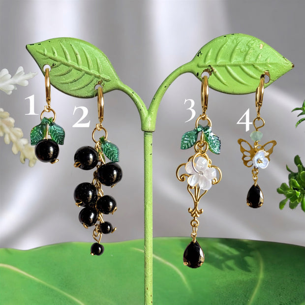 Golden or Silver Stainless Steel Black Currant Earrings (1pcs)